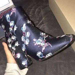 Urban Outfitters: Juliet Floral Boot!!